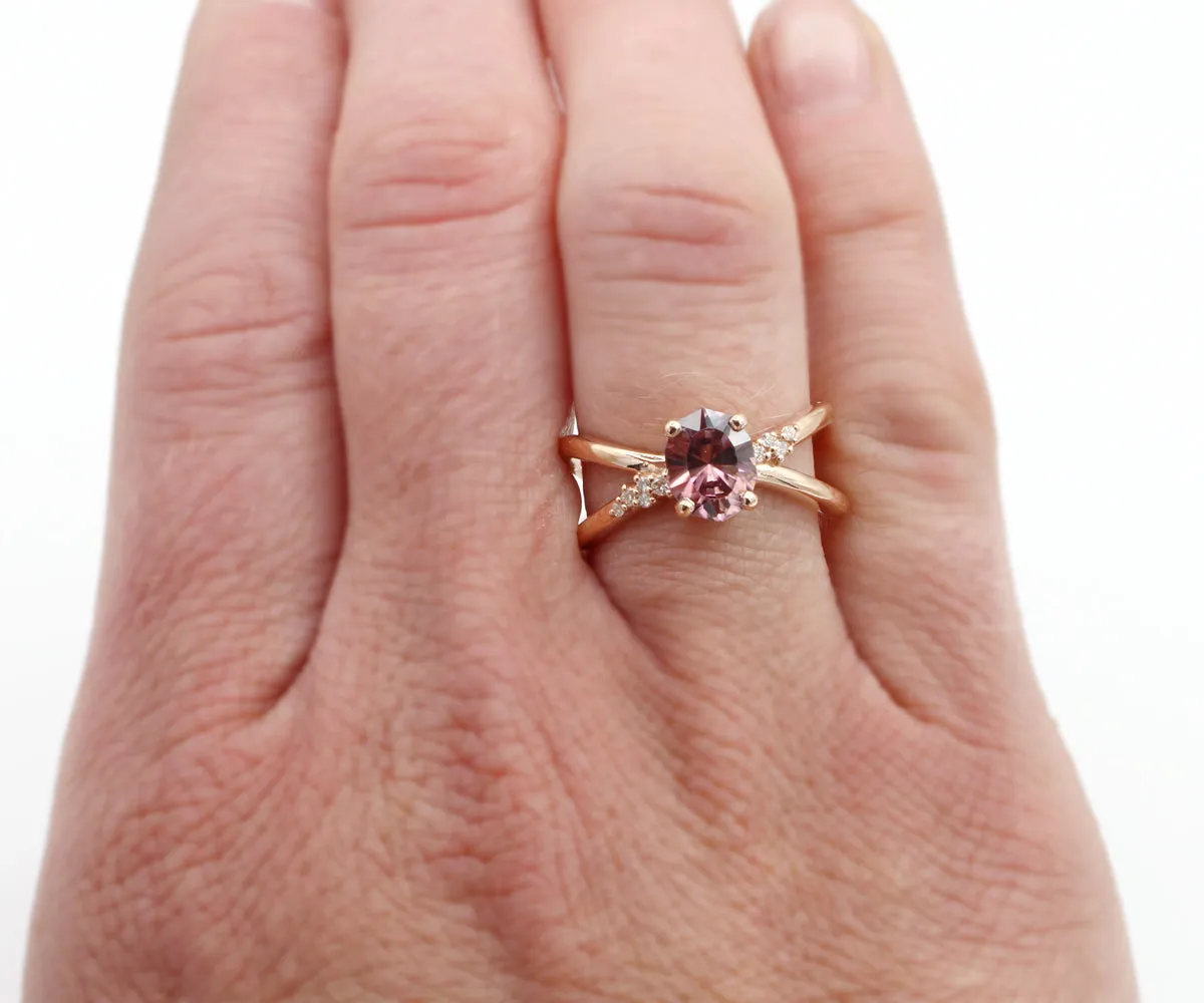 Criss Cross Rose Zircon Diamond Gold Ring