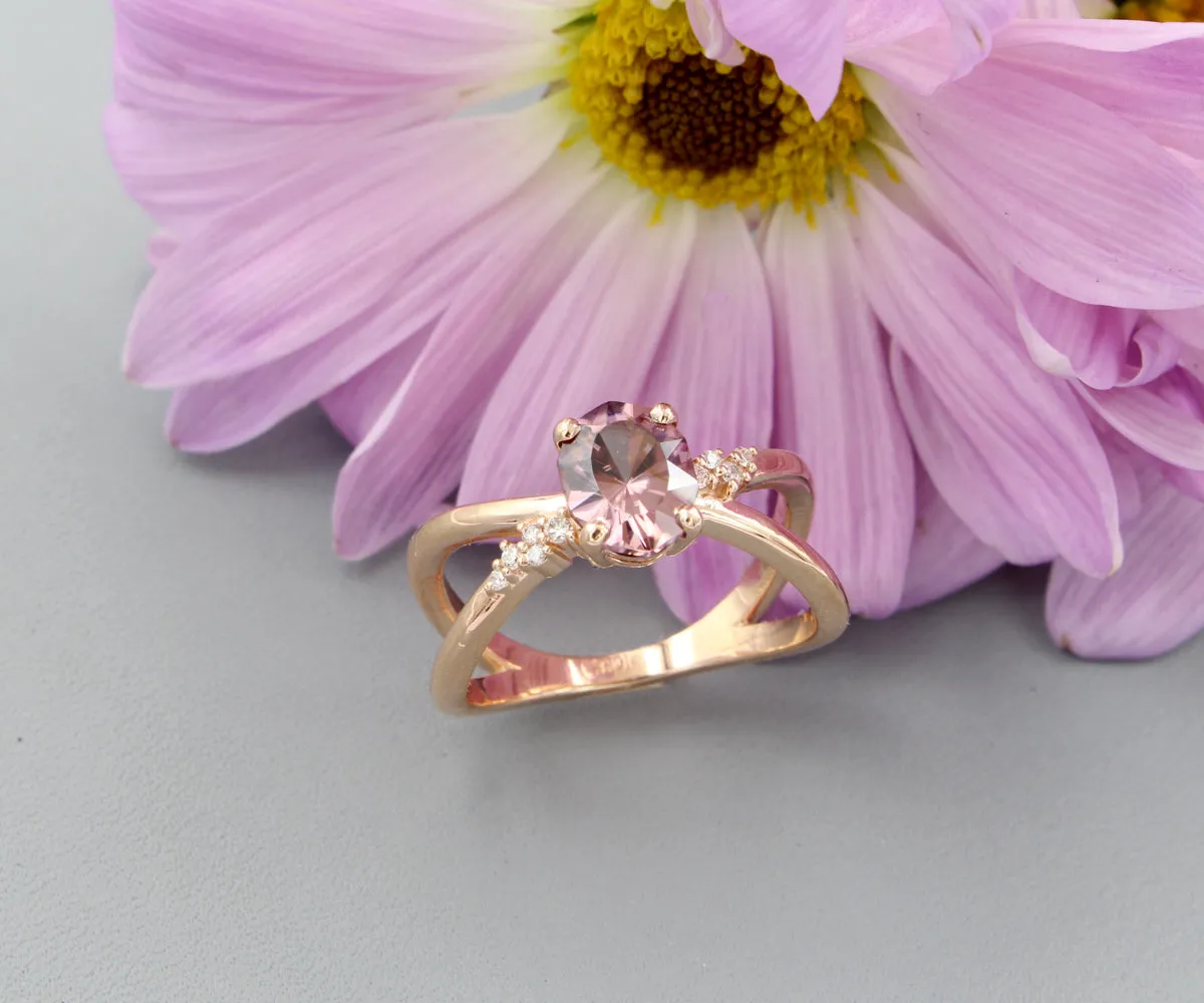 Criss Cross Rose Zircon Diamond Gold Ring
