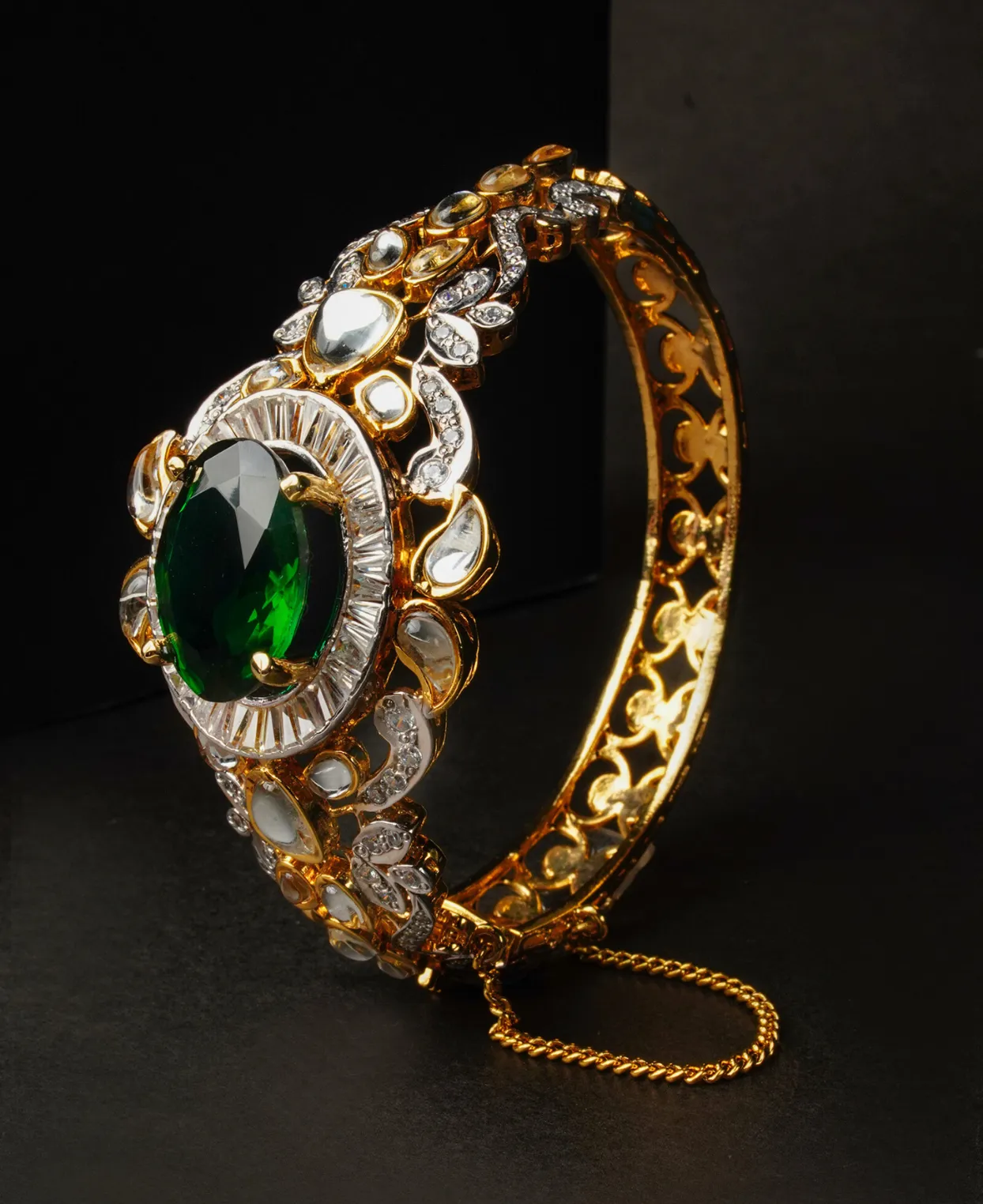 Green Crown Kara