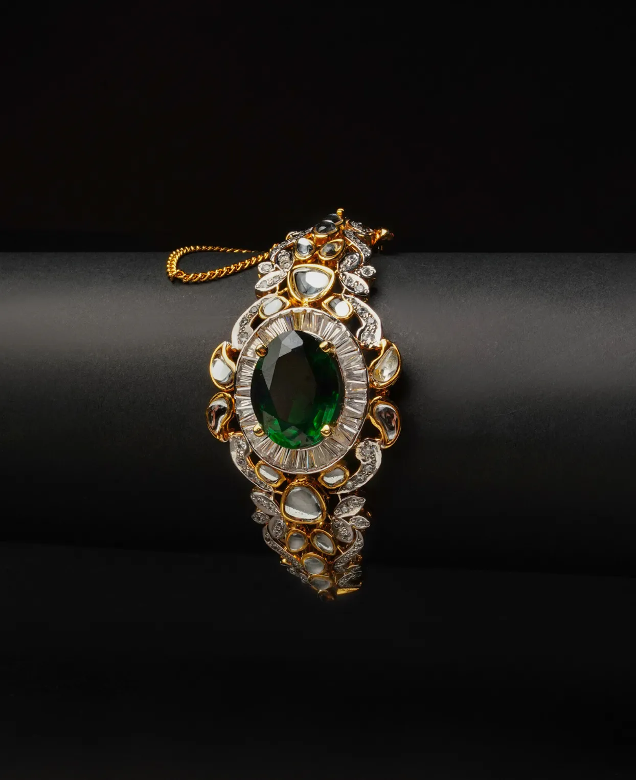 Green Crown Kara