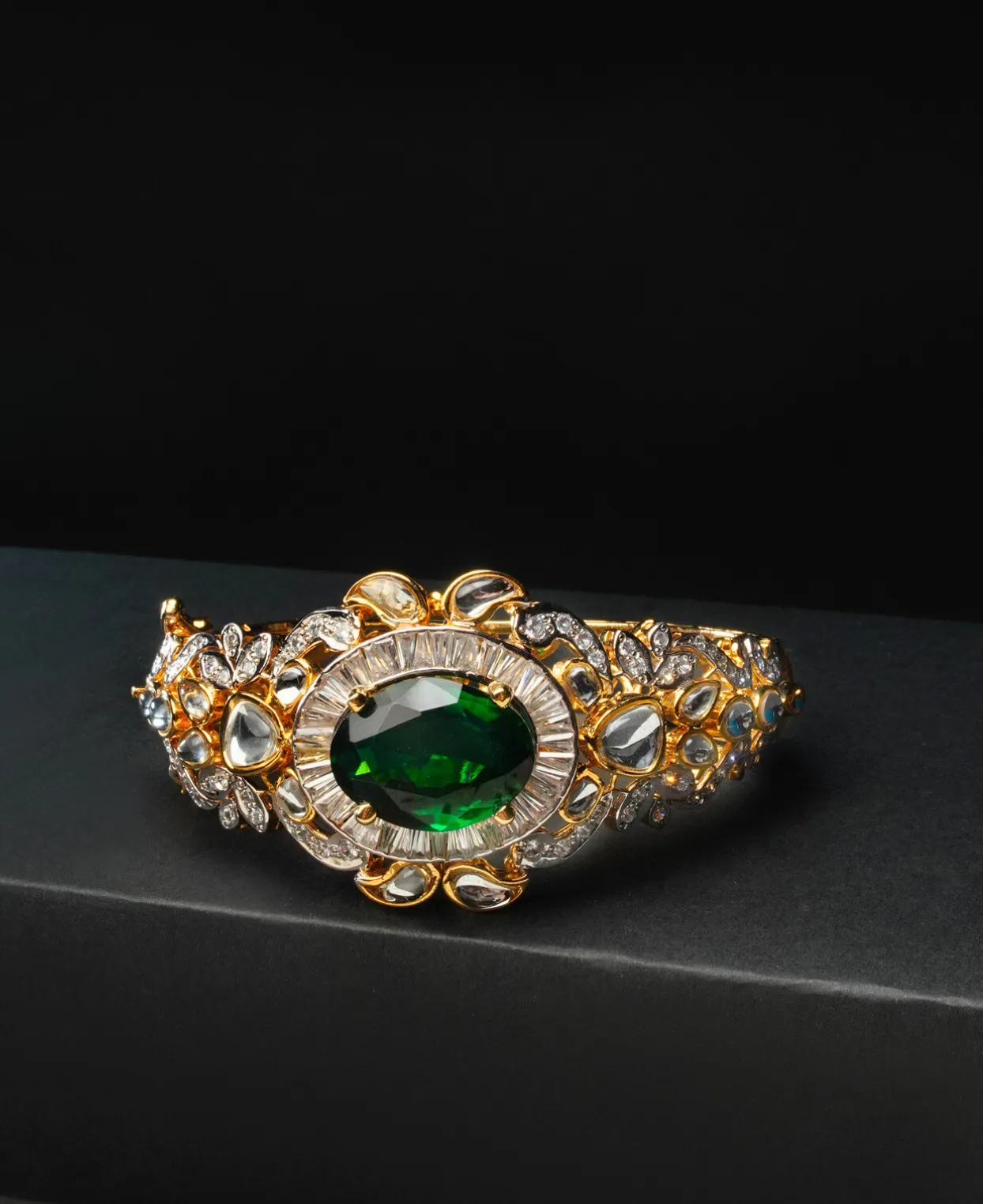 Green Crown Kara