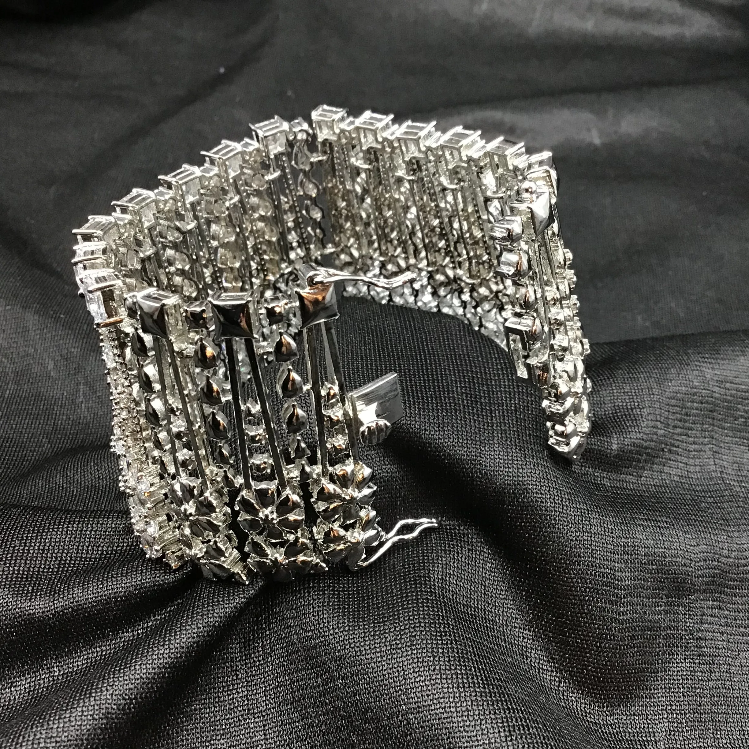 Zircon/AD Bracelet 3320-08